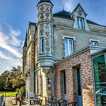 Hotel La Ferrière 3*