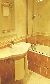 La Ferrière 3*